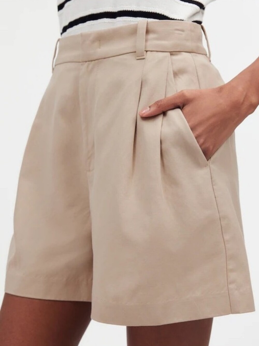 MADEWELL The Harlow Short in Drapey Twill in Vintage Khaki size 8